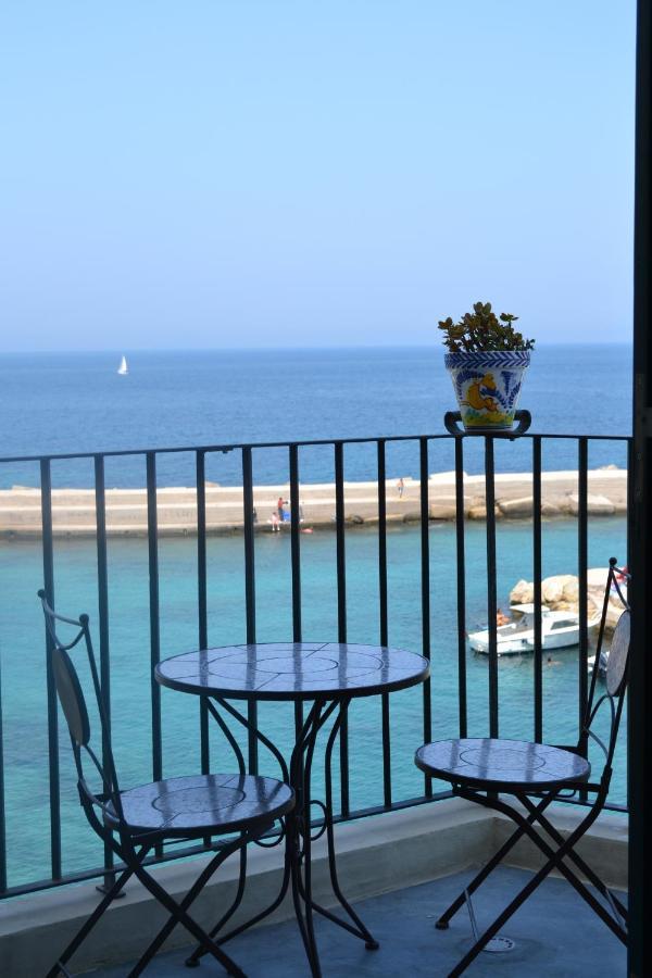 Villa San Gregorio palazzo unico vista mare Gallipoli Camera foto